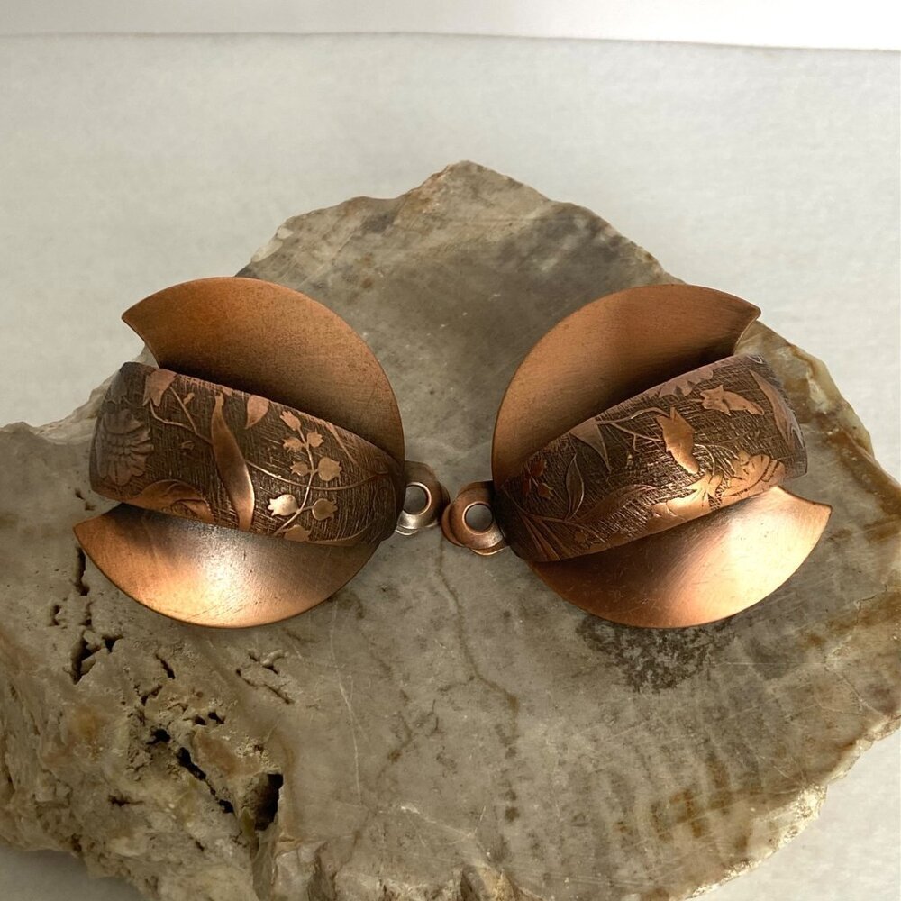 VTG Large Copper Modernist Floral Etched Geometric Bold Clip On Earrings - Picture 9 of 16